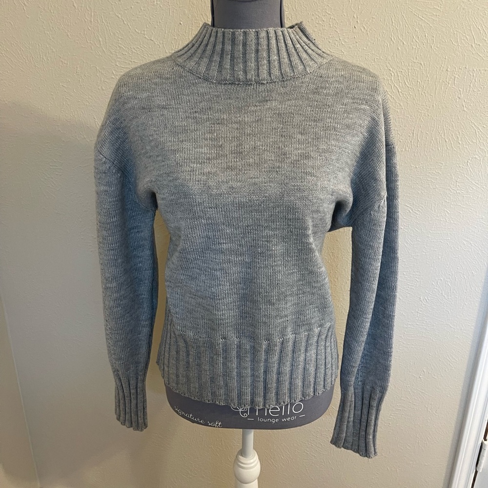 Andmerci Sweater with a Back Keyhole Detail